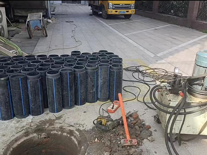 新丰PE置换管厂家 DN315置换管 非开挖管短管置换